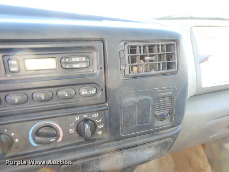 image for item DI8671 2004 Ford F750 Super Duty  water truck