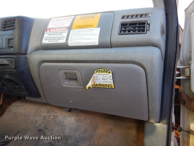 image for item DI8671 2004 Ford F750 Super Duty  water truck