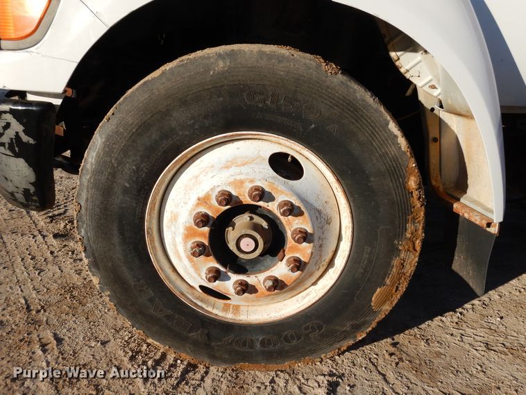 image for item DI8671 2004 Ford F750 Super Duty  water truck