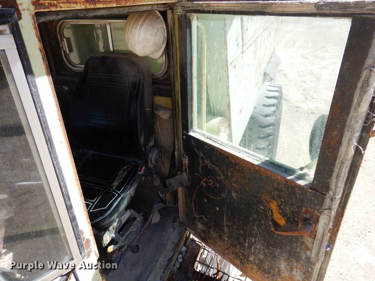 image for item DJ0811 1982 Euclid 304LD  haul truck