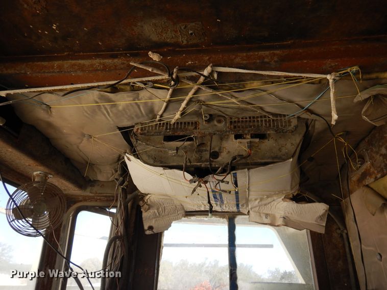 image for item DJ0811 1982 Euclid 304LD  haul truck