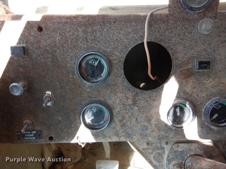 image for item DJ0811 1982 Euclid 304LD  haul truck