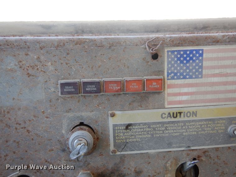 image for item DJ0811 1982 Euclid 304LD  haul truck