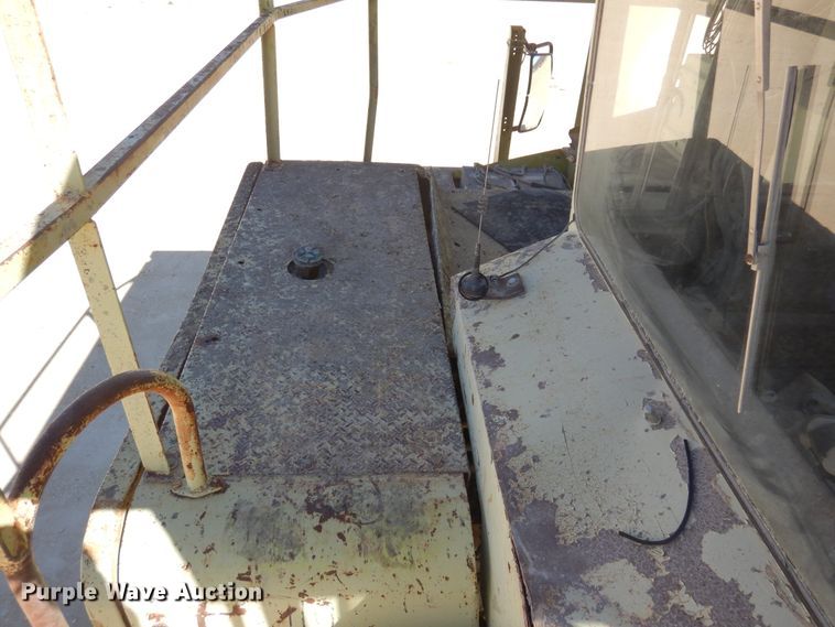 image for item DJ0811 1982 Euclid 304LD  haul truck