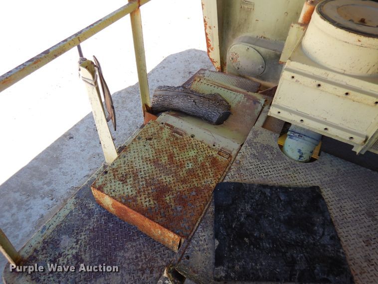 image for item DJ0811 1982 Euclid 304LD  haul truck