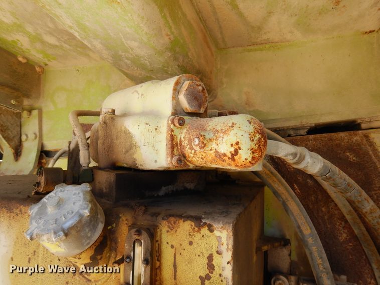 image for item DJ0811 1982 Euclid 304LD  haul truck