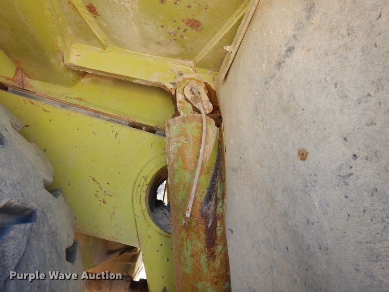 image for item DJ0811 1982 Euclid 304LD  haul truck