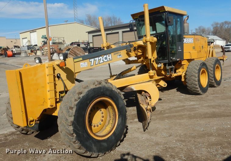 image for item DJ1277 2004 John Deere 772CH Series II  motor grader