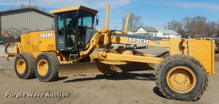 image for item DJ1277 2004 John Deere 772CH Series II  motor grader