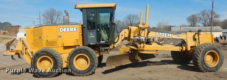 image for item DJ1277 2004 John Deere 772CH Series II  motor grader