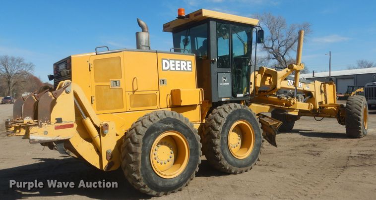 image for item DJ1277 2004 John Deere 772CH Series II  motor grader