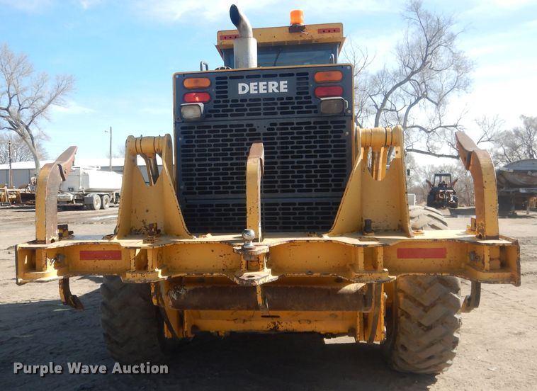 image for item DJ1277 2004 John Deere 772CH Series II  motor grader