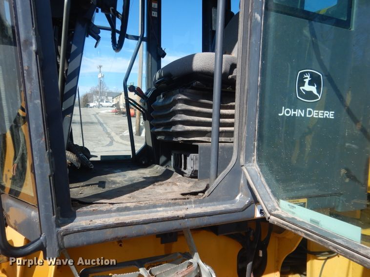 image for item DJ1277 2004 John Deere 772CH Series II  motor grader