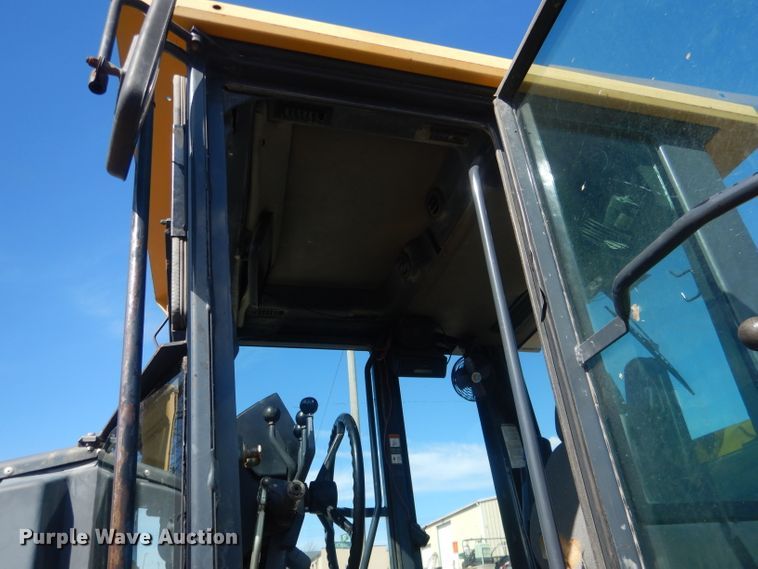 image for item DJ1277 2004 John Deere 772CH Series II  motor grader