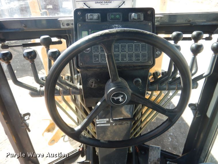 image for item DJ1277 2004 John Deere 772CH Series II  motor grader