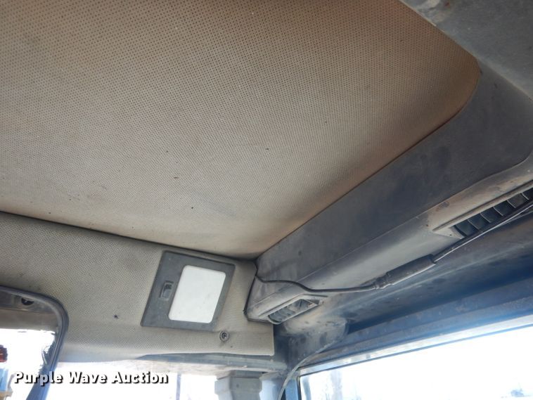 image for item DJ1277 2004 John Deere 772CH Series II  motor grader