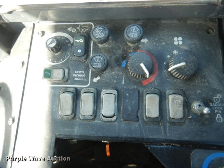 image for item DJ1277 2004 John Deere 772CH Series II  motor grader