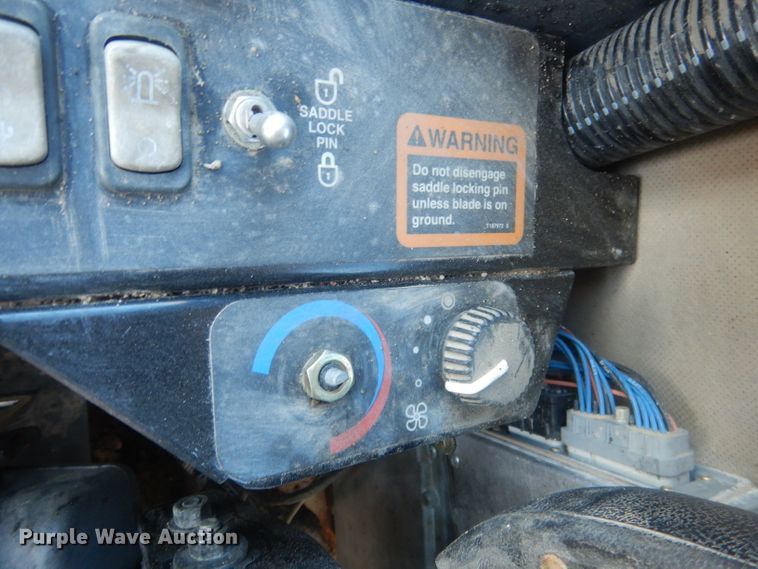 image for item DJ1277 2004 John Deere 772CH Series II  motor grader