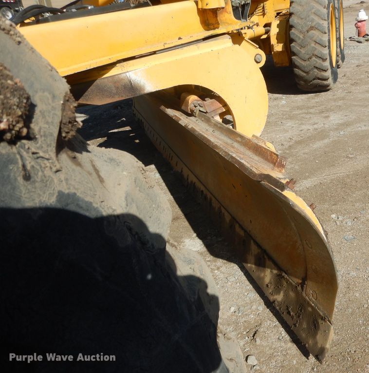 image for item DJ1277 2004 John Deere 772CH Series II  motor grader