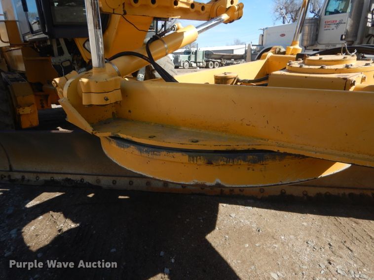 image for item DJ1277 2004 John Deere 772CH Series II  motor grader