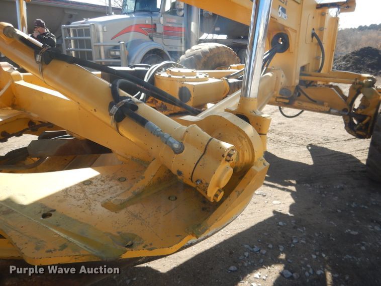 image for item DJ1277 2004 John Deere 772CH Series II  motor grader