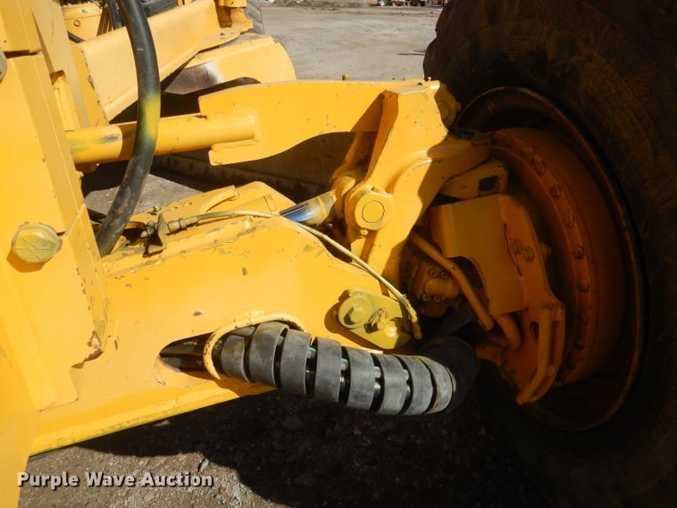 image for item DJ1277 2004 John Deere 772CH Series II  motor grader