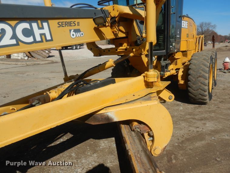 image for item DJ1277 2004 John Deere 772CH Series II  motor grader