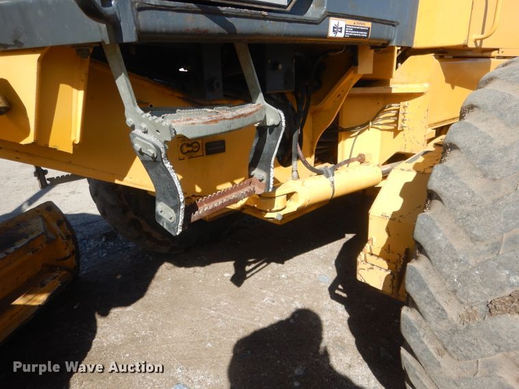 image for item DJ1277 2004 John Deere 772CH Series II  motor grader