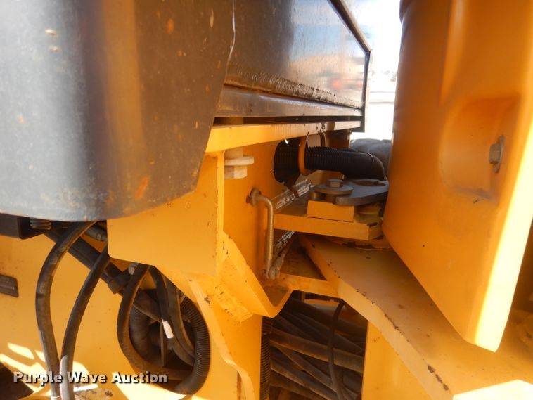 image for item DJ1277 2004 John Deere 772CH Series II  motor grader