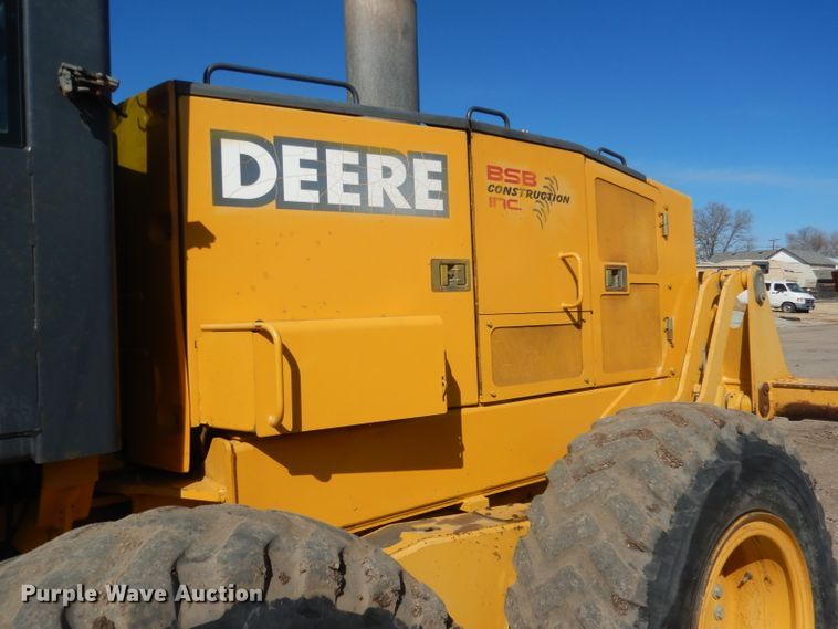 image for item DJ1277 2004 John Deere 772CH Series II  motor grader