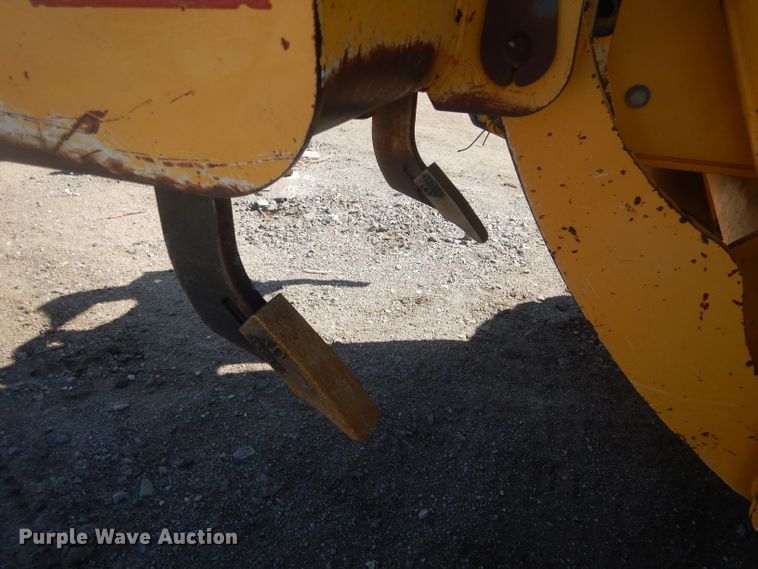 image for item DJ1277 2004 John Deere 772CH Series II  motor grader