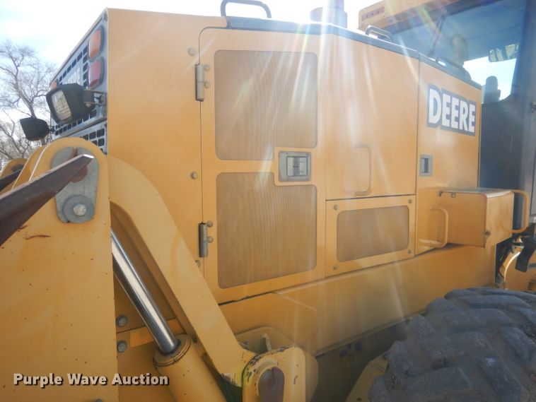 image for item DJ1277 2004 John Deere 772CH Series II  motor grader