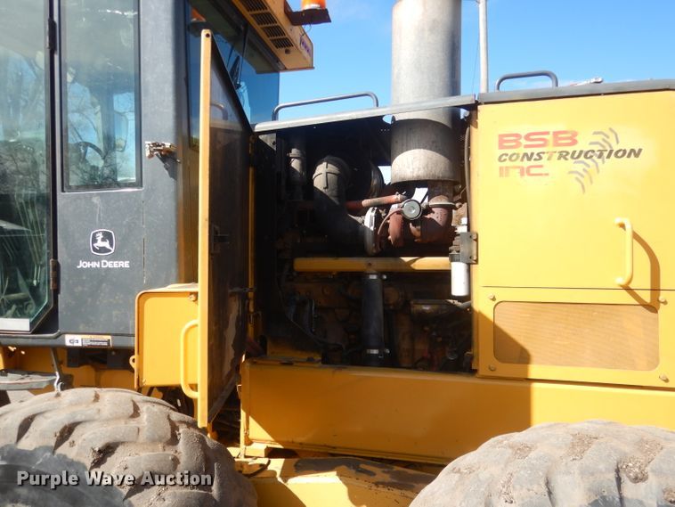 image for item DJ1277 2004 John Deere 772CH Series II  motor grader