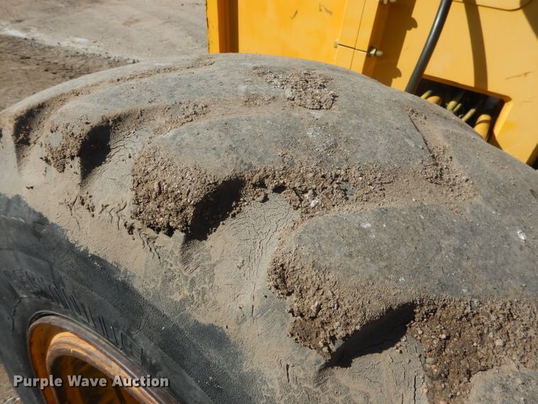 image for item DJ1277 2004 John Deere 772CH Series II  motor grader