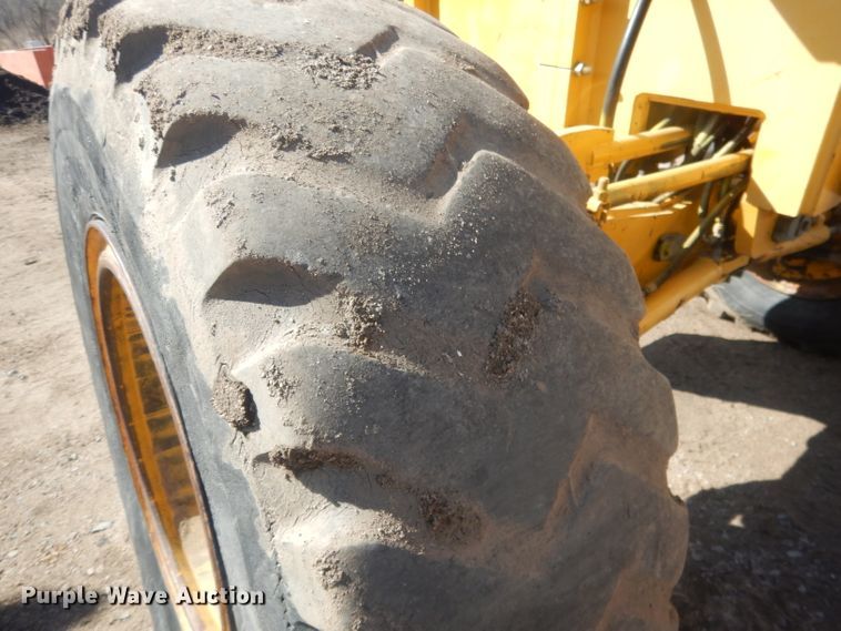 image for item DJ1277 2004 John Deere 772CH Series II  motor grader