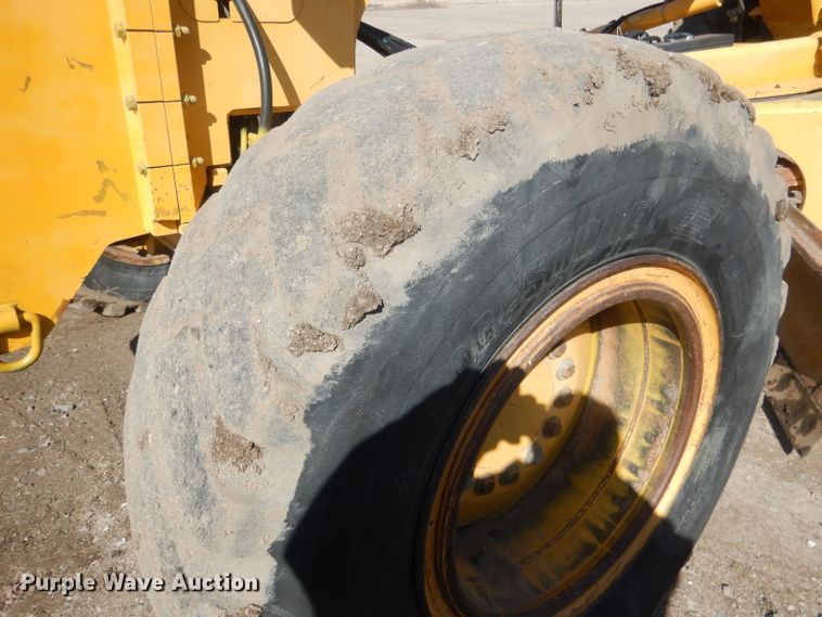 image for item DJ1277 2004 John Deere 772CH Series II  motor grader