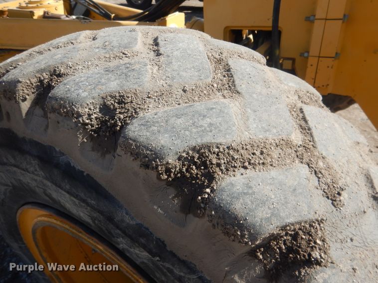 image for item DJ1277 2004 John Deere 772CH Series II  motor grader