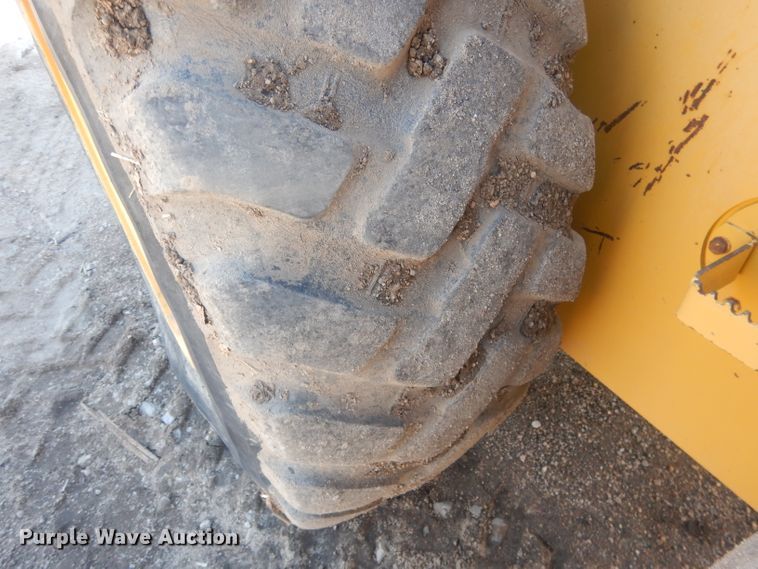 image for item DJ1277 2004 John Deere 772CH Series II  motor grader