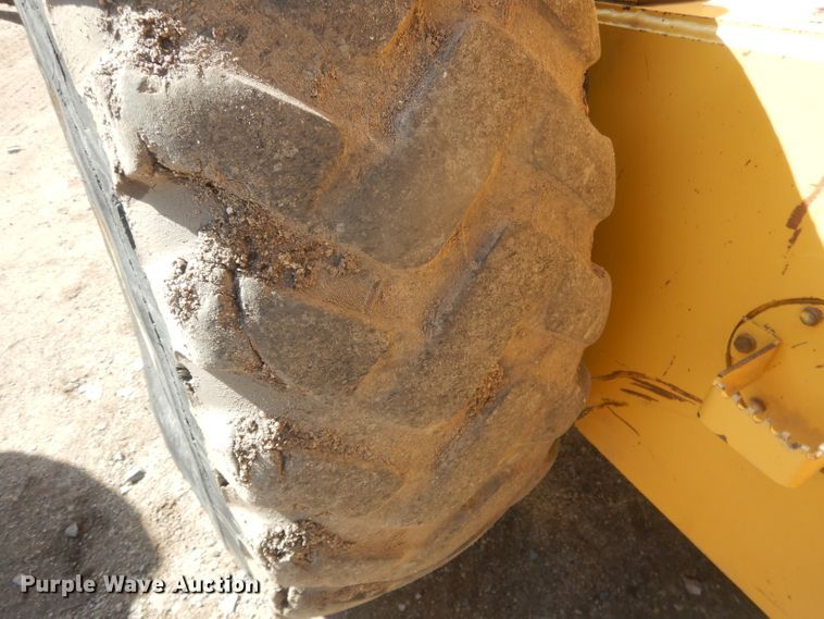 image for item DJ1277 2004 John Deere 772CH Series II  motor grader