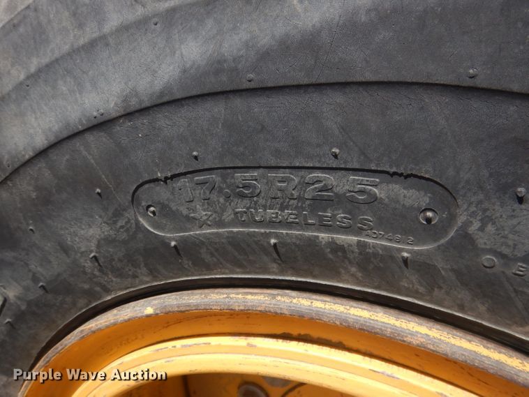 image for item DJ1277 2004 John Deere 772CH Series II  motor grader