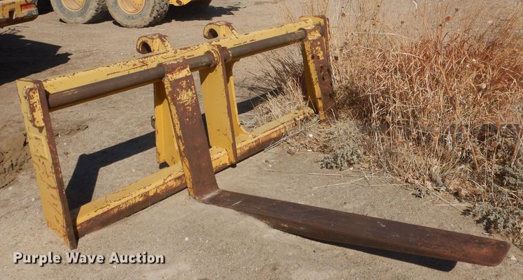 image for item DJ1278 Caterpillar 6' L forks