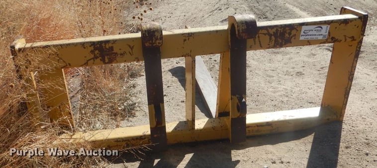 image for item DJ1278 Caterpillar 6' L forks