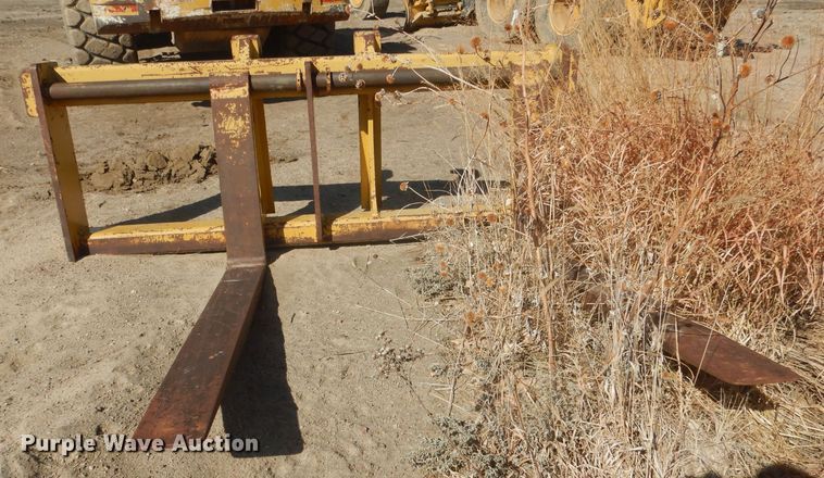 image for item DJ1278 Caterpillar 6' L forks