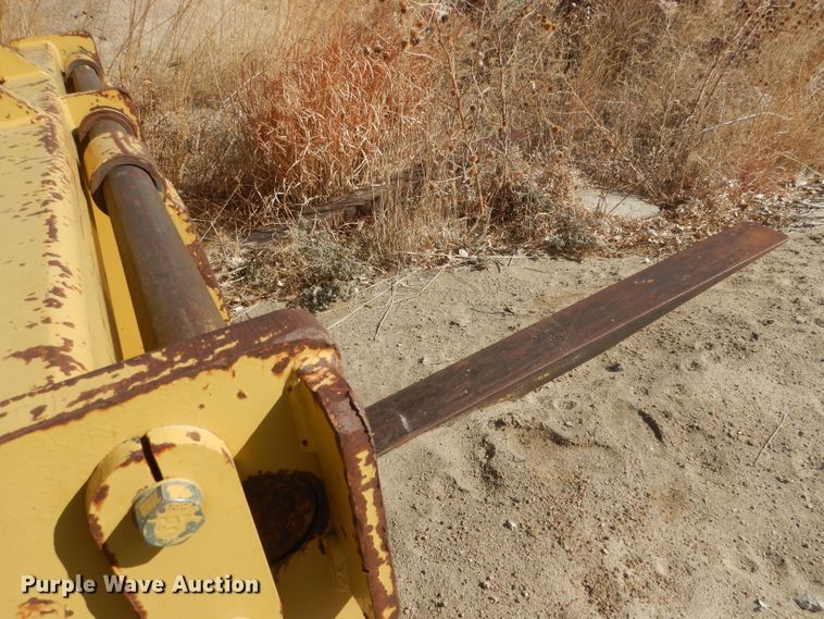 image for item DJ1278 Caterpillar 6' L forks