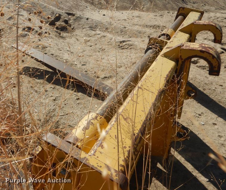 image for item DJ1278 Caterpillar 6' L forks