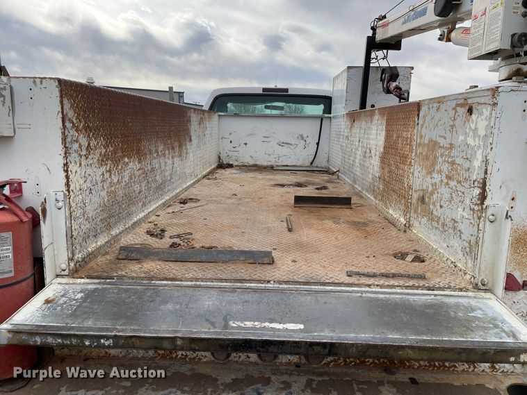 image for item DJ5025 2006 Ford F450 Super Duty XL  utility / service truck