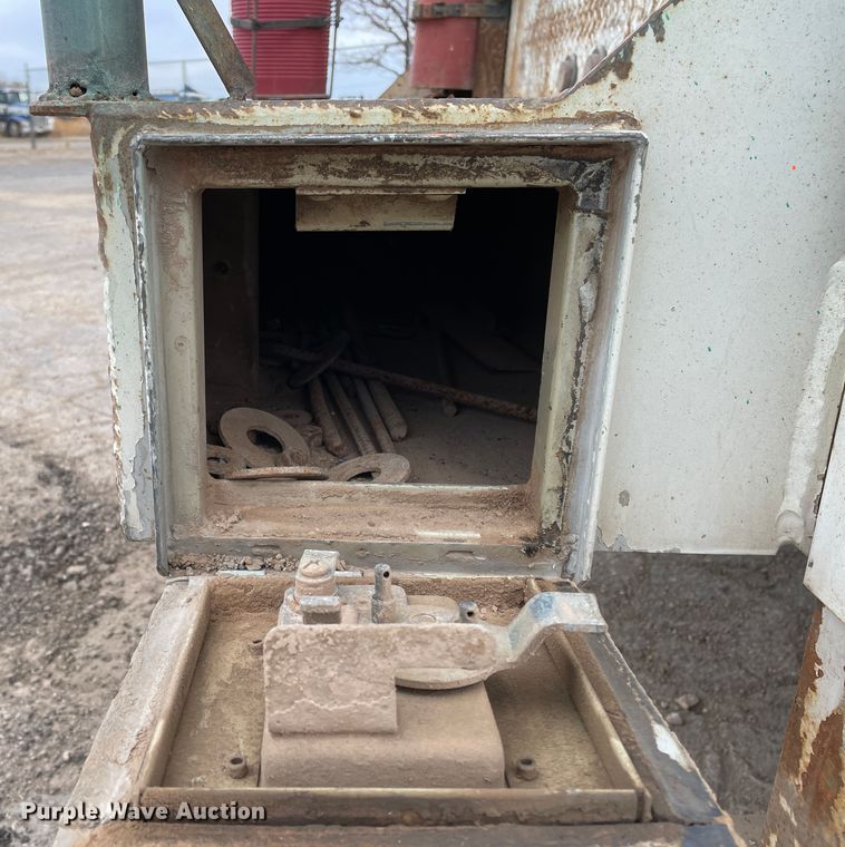 image for item DJ5025 2006 Ford F450 Super Duty XL  utility / service truck