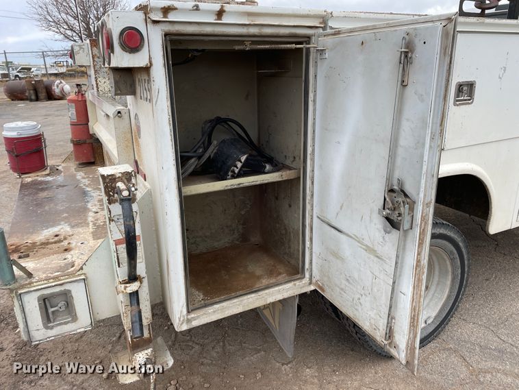 image for item DJ5025 2006 Ford F450 Super Duty XL  utility / service truck