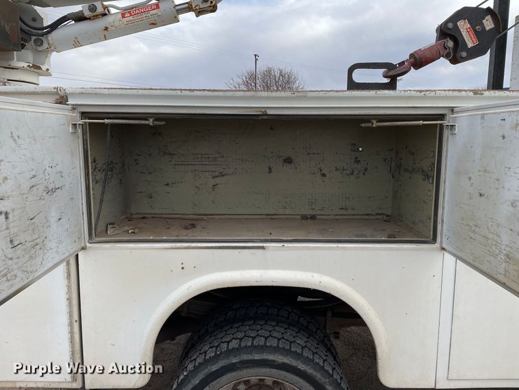 image for item DJ5025 2006 Ford F450 Super Duty XL  utility / service truck