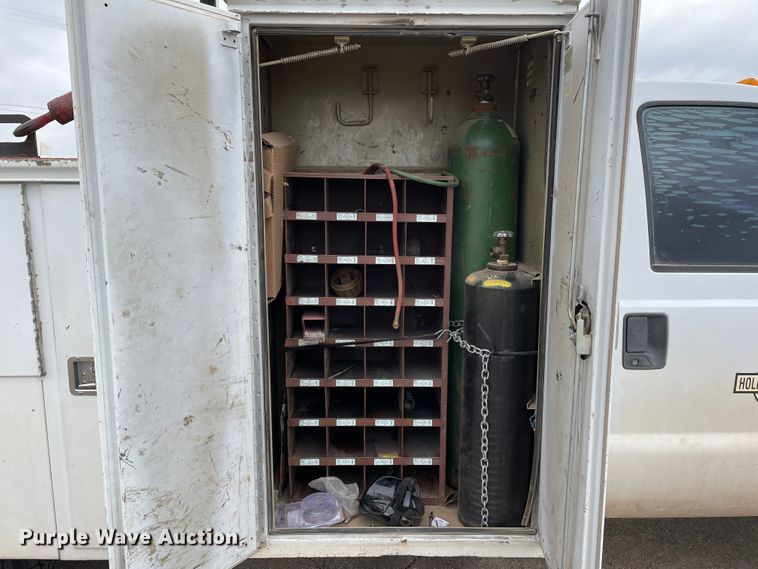 image for item DJ5025 2006 Ford F450 Super Duty XL  utility / service truck